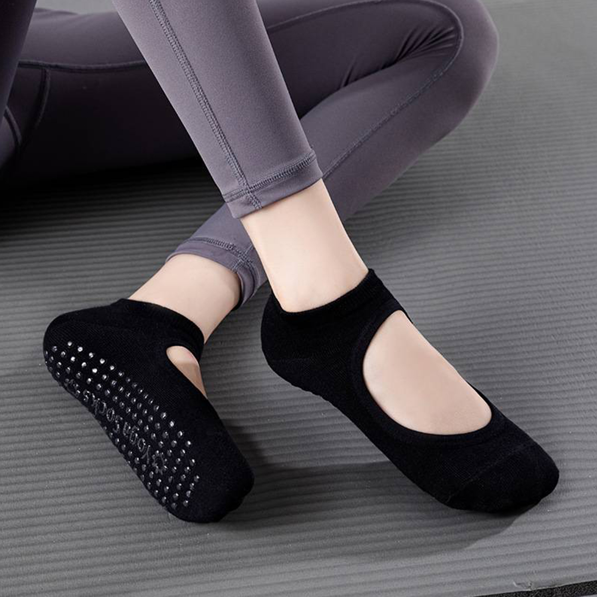 Non-Slip Yoga Socks for Women  - Pilates & Yoga With Harna recension och pris